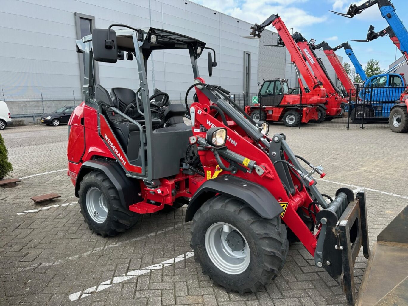 C1DBB7A9 0DEB 4988 90CC 0DA0B8C9BD70